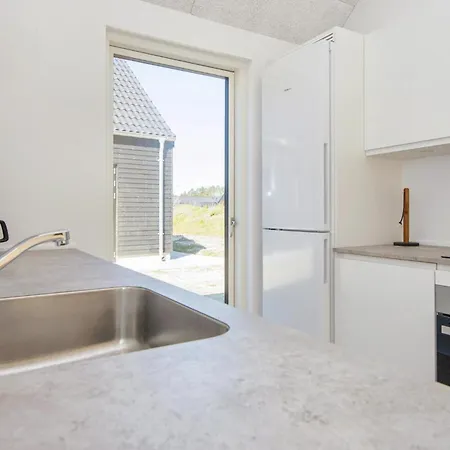 4 Bedroom In Romo